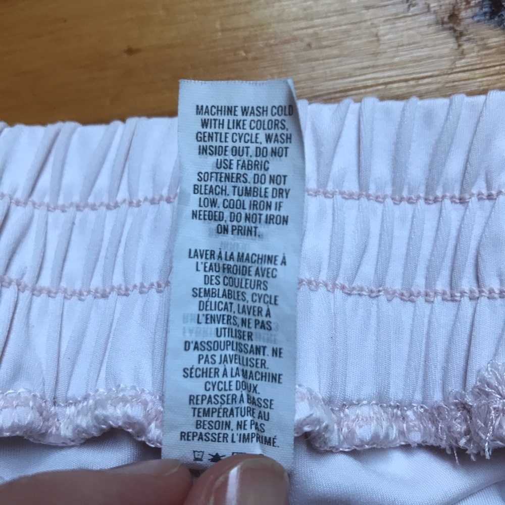 Aerie Pale Pink Cut Out Exercise Shorts, EUC, M - Picture 13 of 13